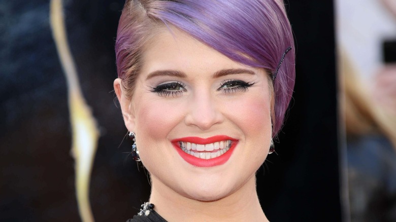 Kelly Osbourne smiling 