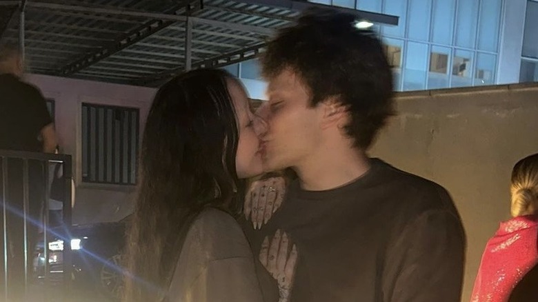 Noah Cyrus and Pinkus kissing