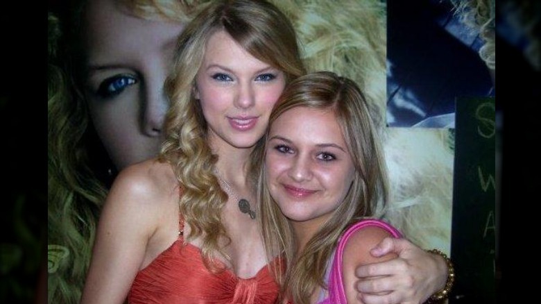 Taylor Swift and Kelsea Ballerini hug for fan photo