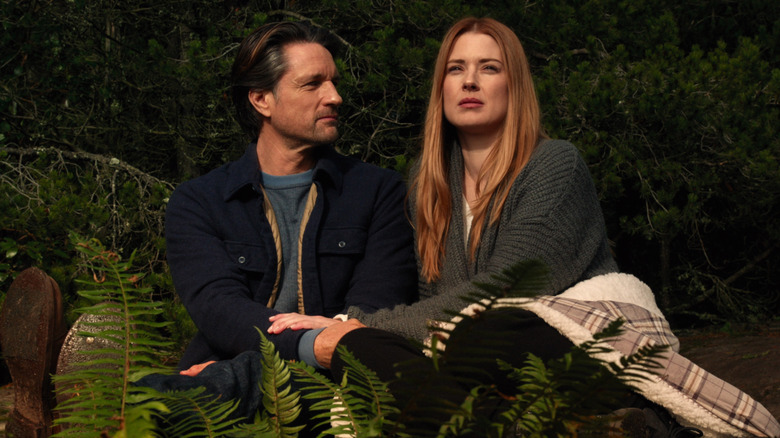 Martin Henderson and Alexandra Breckenridge.