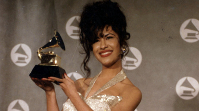 Singer Selena Quintanilla holding her Grammy