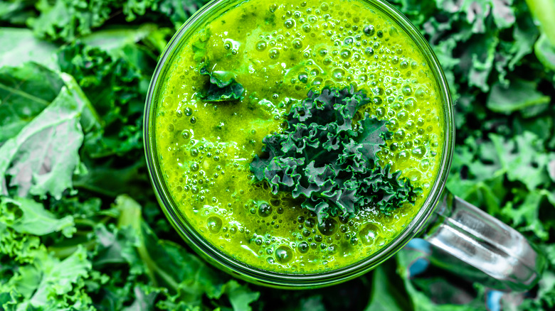 green smoothie breakfast