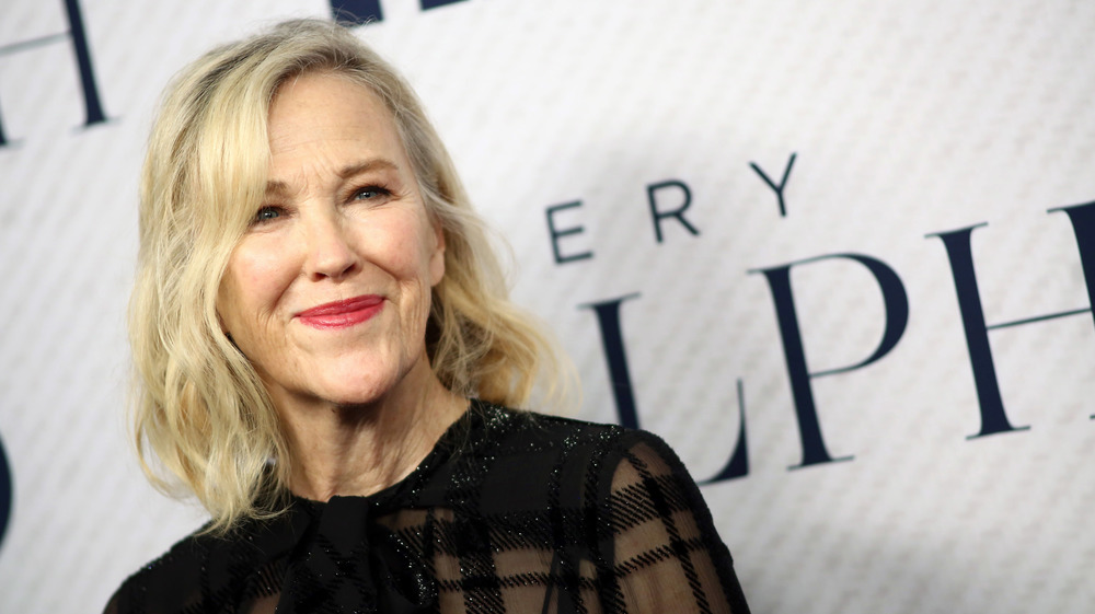 Catherine O'Hara posing at event