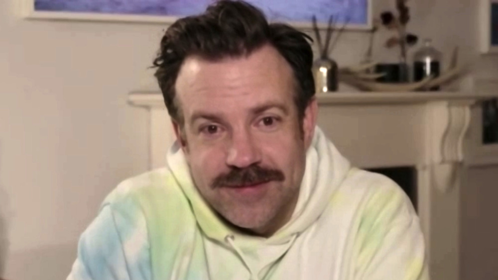 Sudeikis giving his virtual acceptance speech in a tie-dyed sweater 