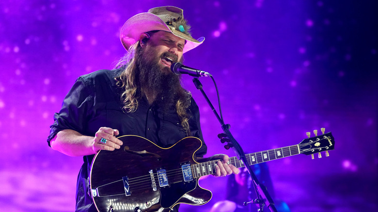 Chris Stapleton singing onstage