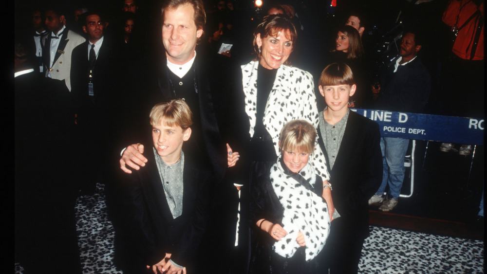 jeff daniels with family at 101 dalmatians premiere 