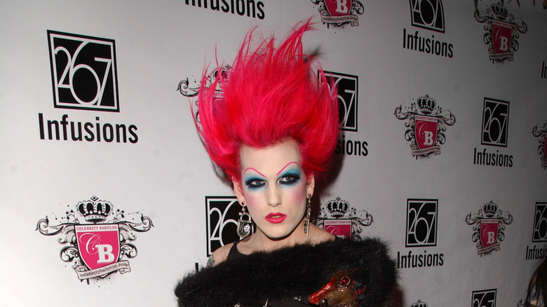 Jeffree Star posing on the red carpet