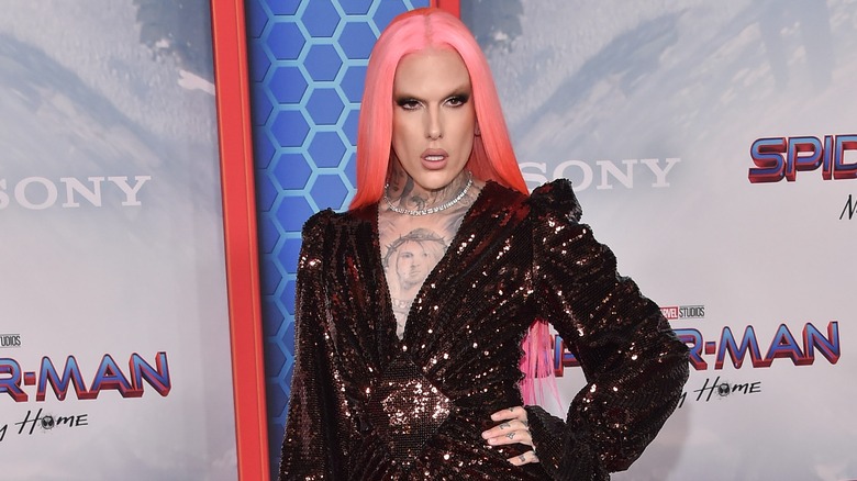 Jeffree Star posing on the red carpet