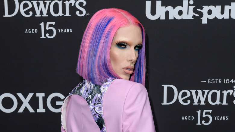 Jeffree Star posing on the red carpet