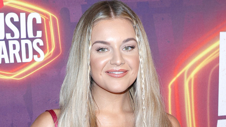 Kelsea Ballerini attends the 2021 CMT Music Awards at Bridgestone Arena on June 09, 2021 in Nashville, Tennessee. (Photo by Jason Kempin/Getty Images for CMT)🔍