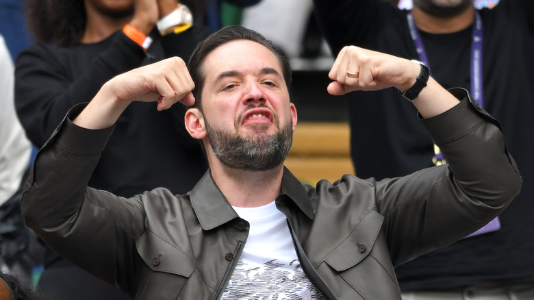 Alexis Ohanian cheering on Serena Williams