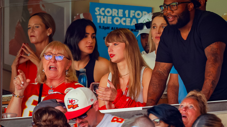 Taylor Swift with Donna Kelce
