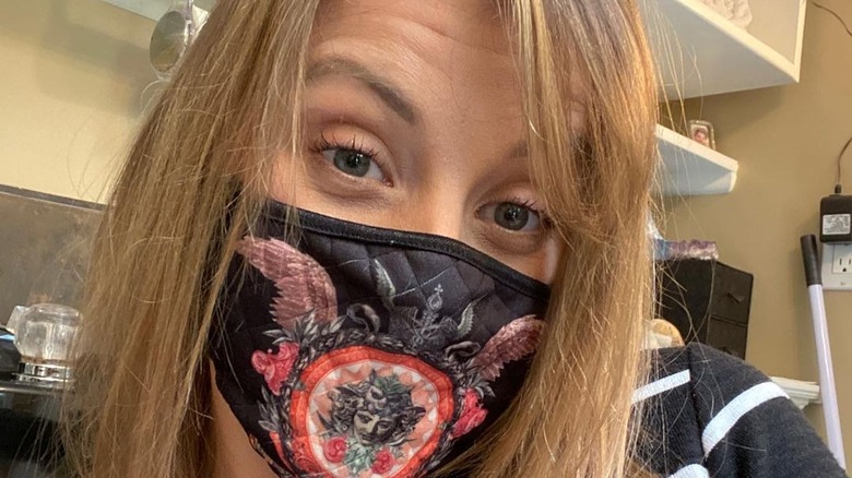 Jodie Sweetin wearing face mask