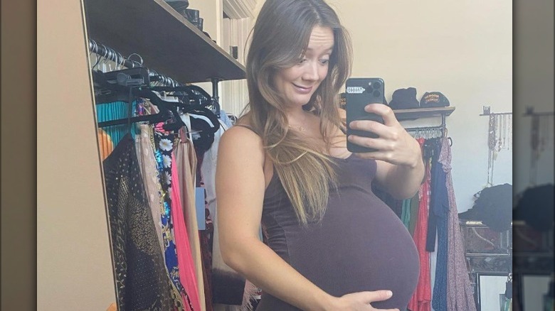 Billie Lourd taking a selfie while pregnant