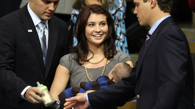 Bristol Palin holding her baby