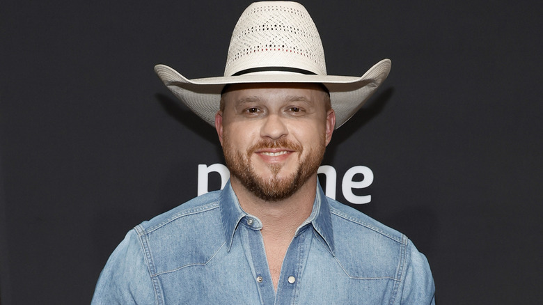 Cody Johnson smiling cowboy hat