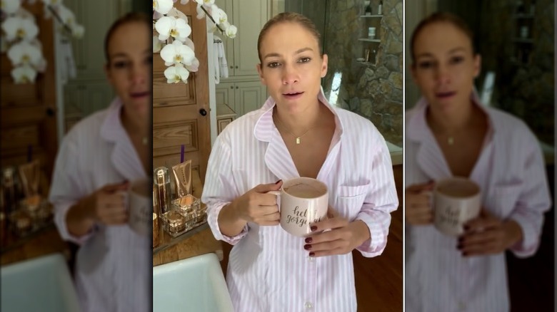 A casual Jennifer Lopez at home