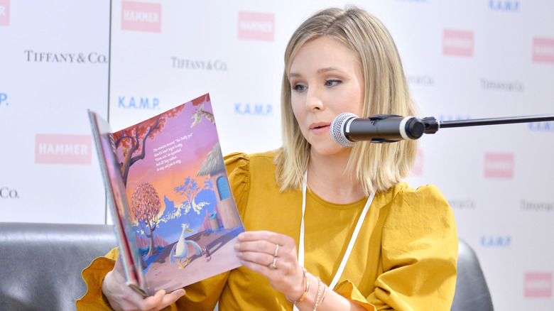 Kristen Bell reading