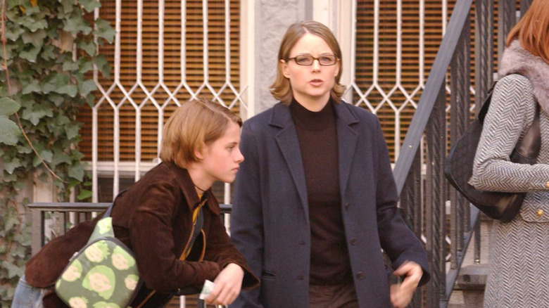 Kristen Stewart, Jodie Foster on set