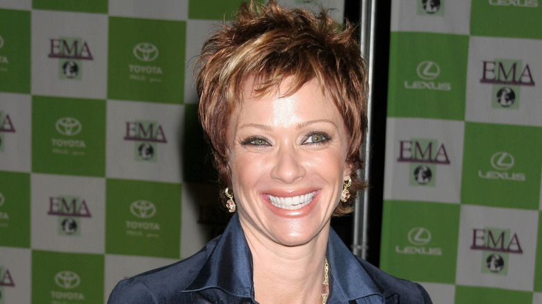 Lauren Holly with short hair