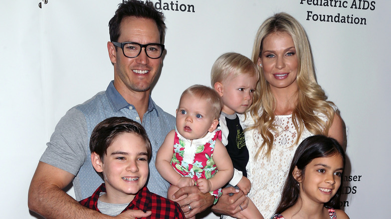 Mark-Paul Gosselaar, wife, four kids