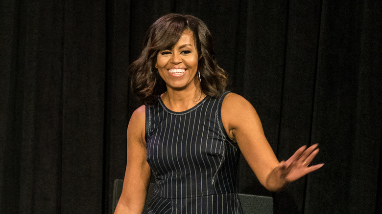 Michelle Obama waving  