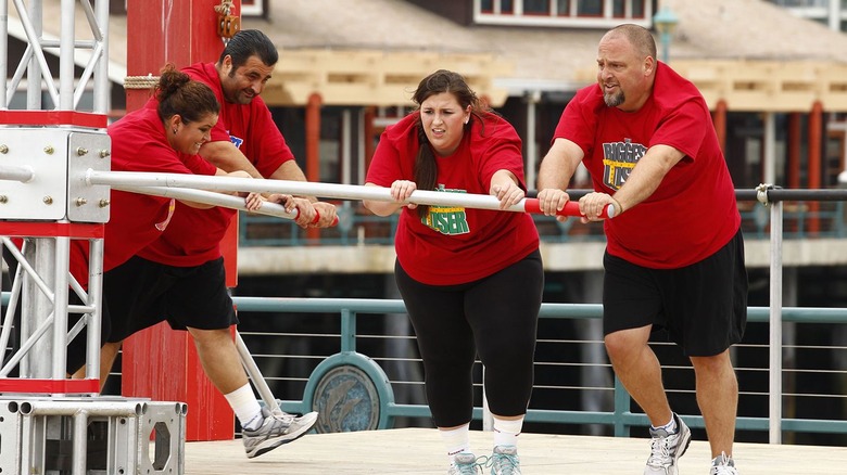 Contestants working together on The Biggest Loser