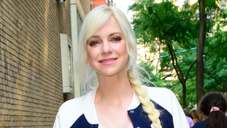 Anna Faris smiling outside in NYC