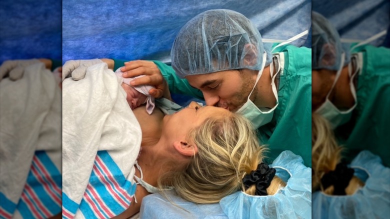 Anna Kournikova and Enrique Iglesias in hospital with baby