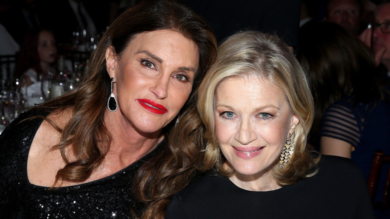 Caitlyn Jenner and Diane Sawyer posing