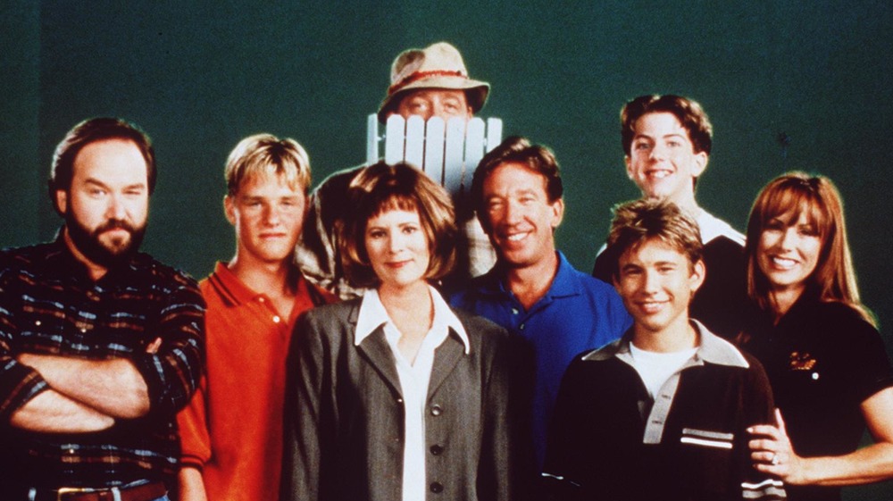 Jonathan Taylor Thomas and the Home Improvement cast