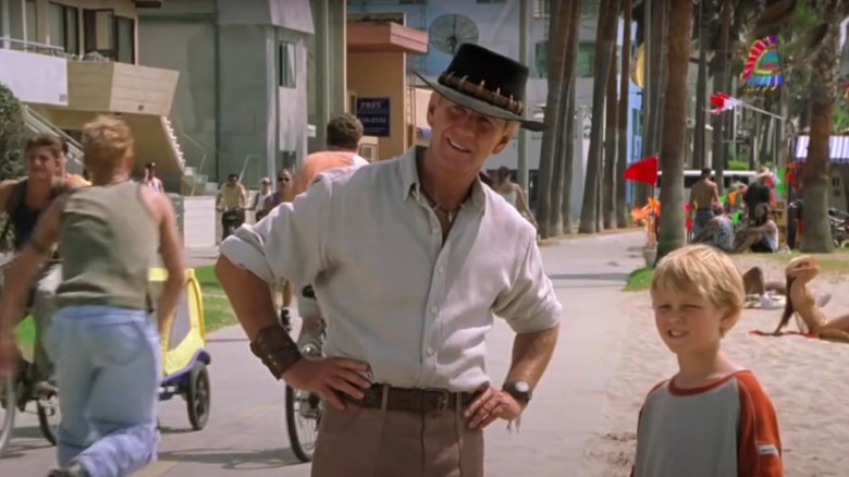 Paul Hogan in Crocodile Dundee in Los Angeles