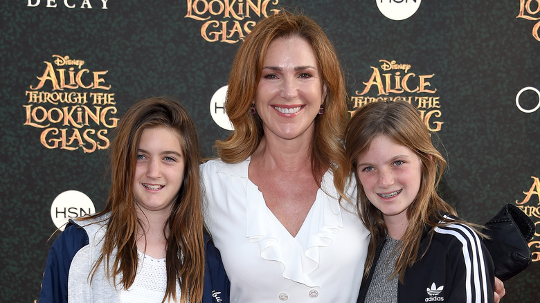 Peri Gilpin and her daughters