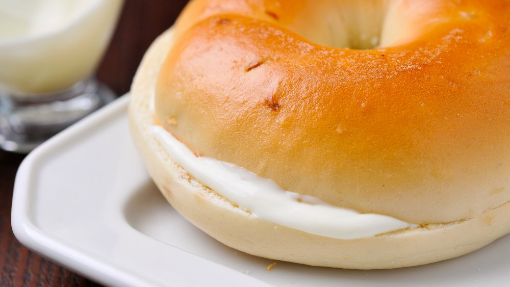 Plain bagel with cream cheese