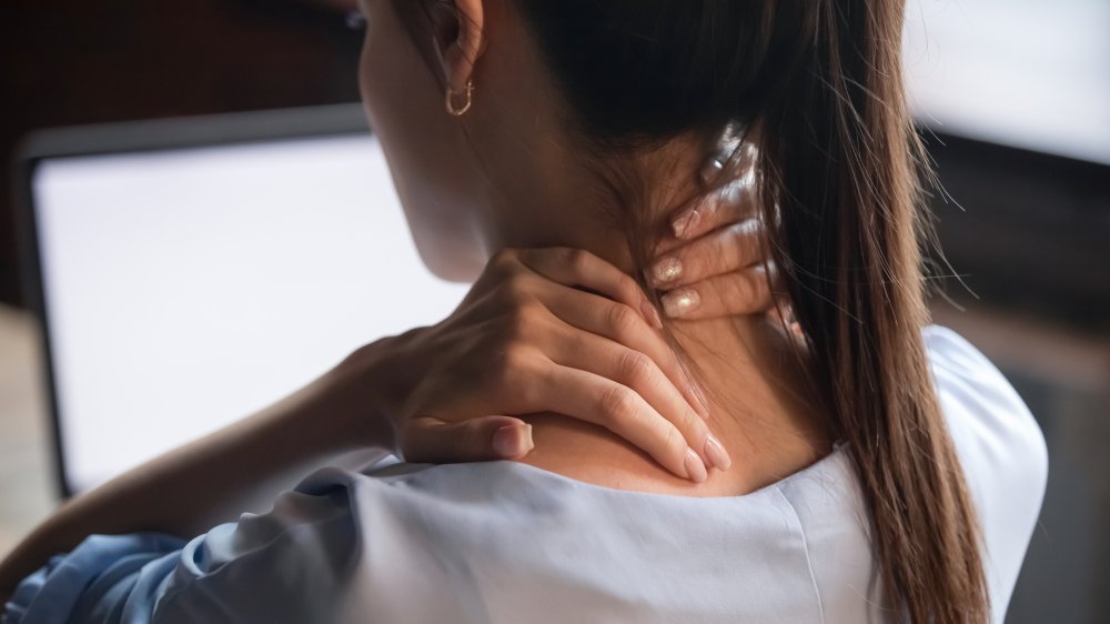 woman with neck pain