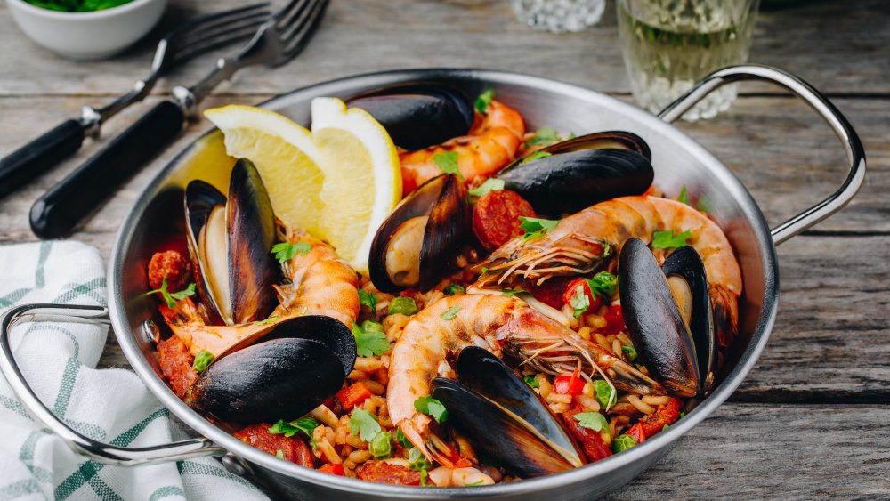 Seafood paella