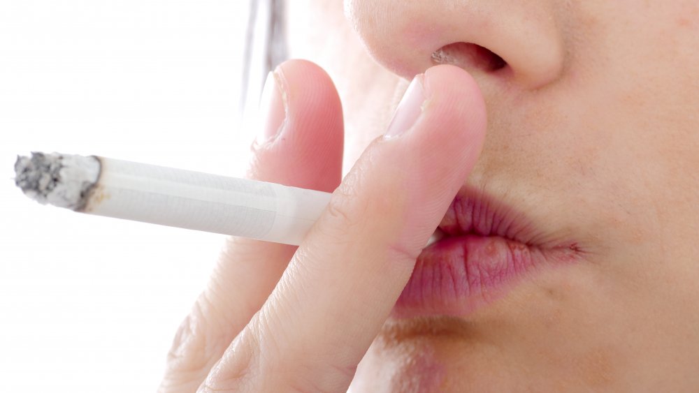 woman smoking, lip lines