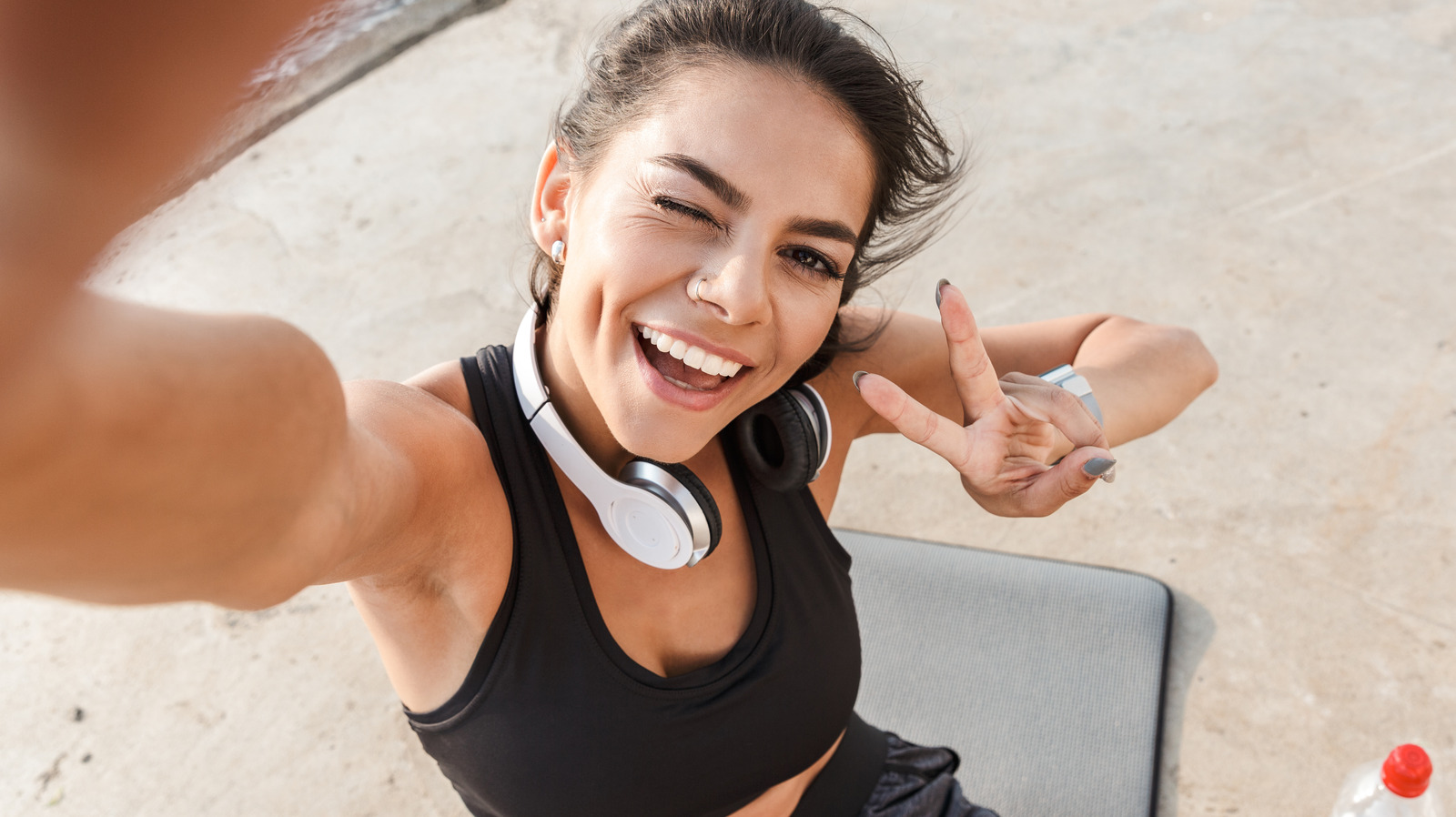 What happens to your body if you don't wear a sport bra when exercising?