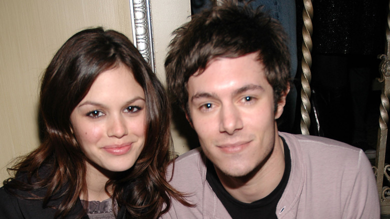 Adam Brody and Rachel Bilson smiling