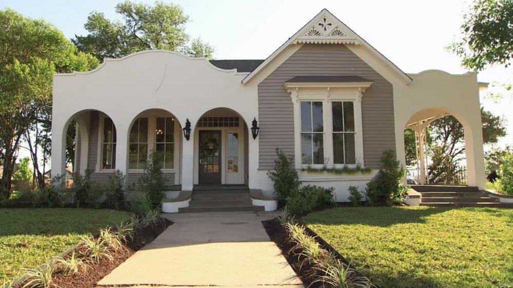 Iconic Fixer Upper home "The 5th Street Story"