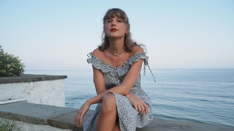 taylor swift by ocean