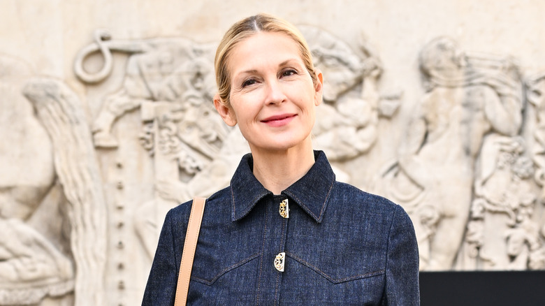 Kelly Rutherford posing