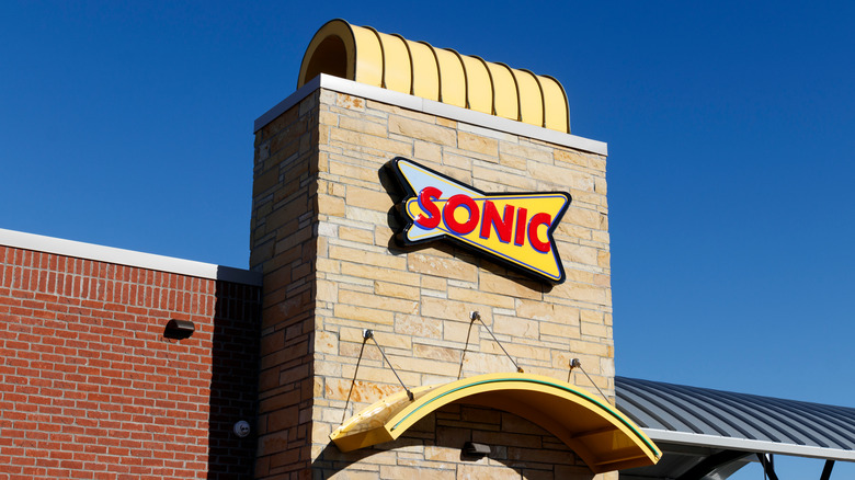 sonic restaurant exterior