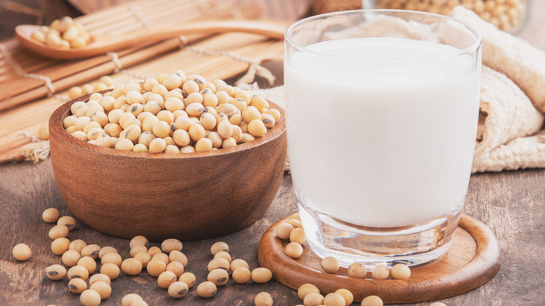 Soybeans and soy milk