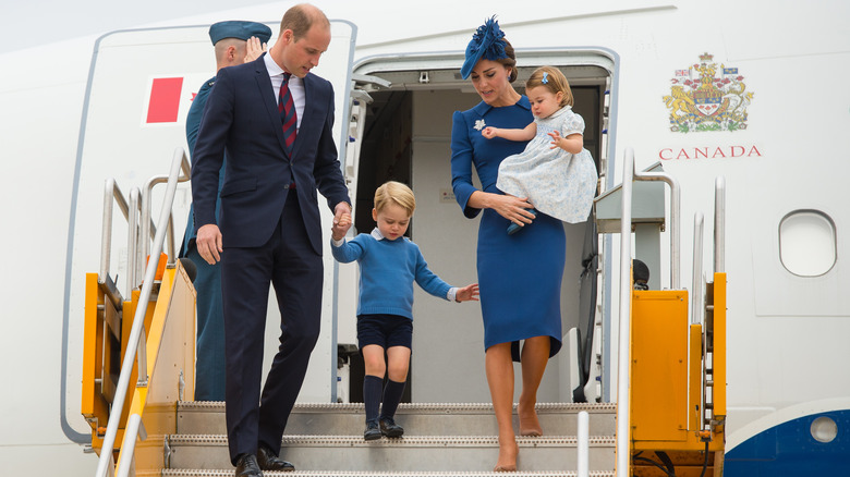 William, Kate, George, Charlotte, exiting plane