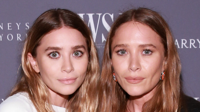 The Olsen twins pose on the red carpet together