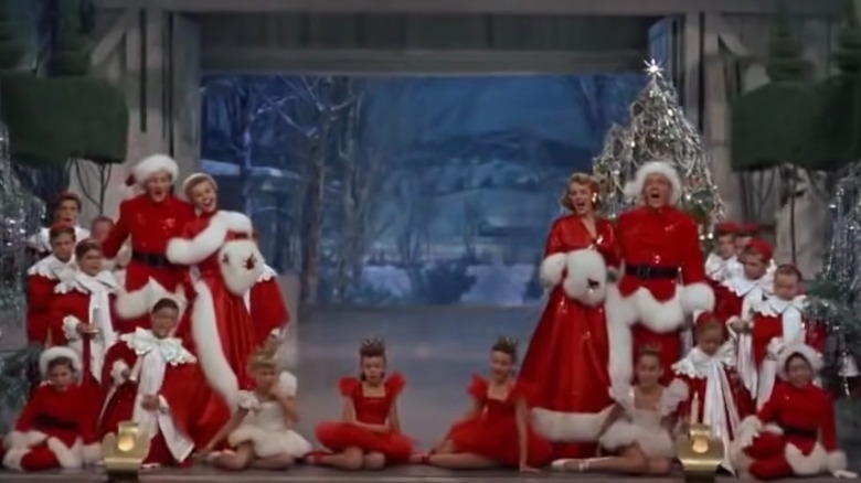 The cast singing "White Christmas"