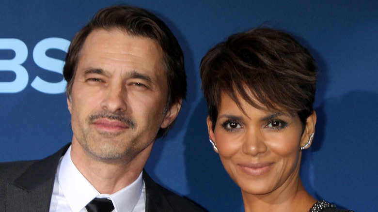 Halle Berry and Olivier Martinez together smiling