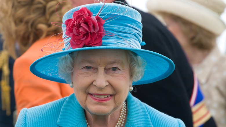 Queen Elizabeth wearing blue