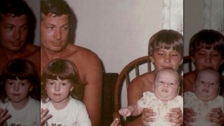 Young Blake, Endy, and Richie Shelton with their dad